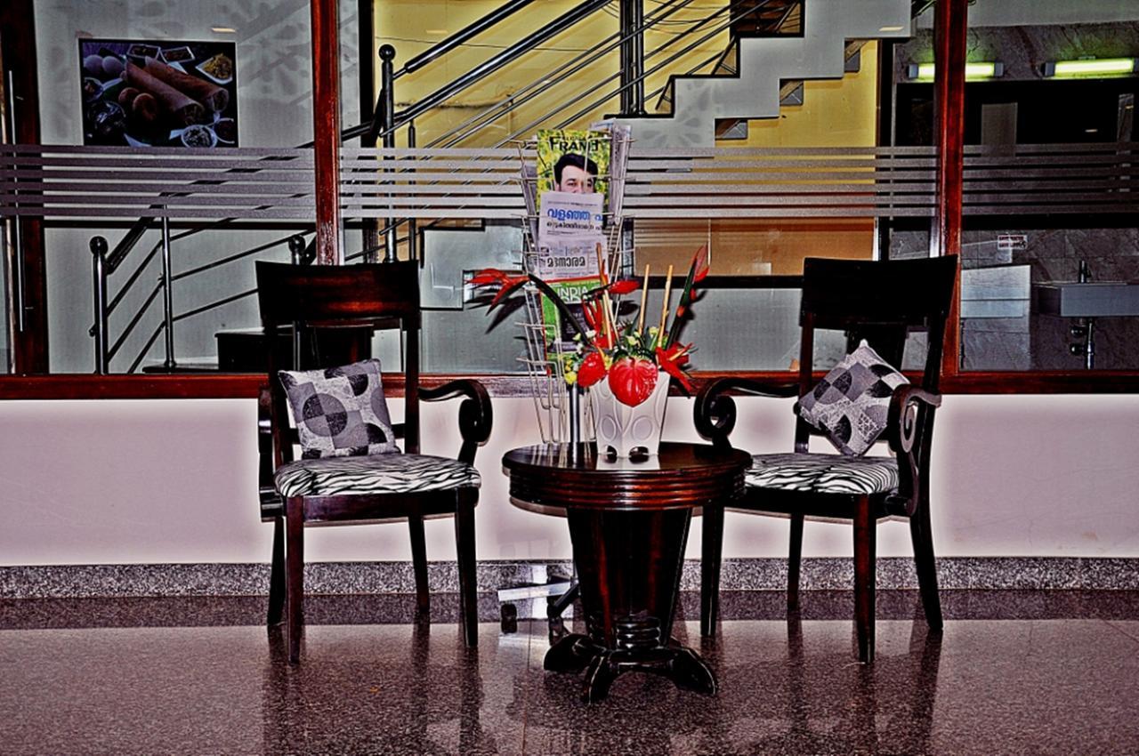 Hotel Mookambika Palace Kolluru Luaran gambar