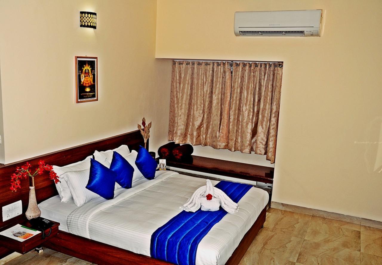 Hotel Mookambika Palace Kolluru Luaran gambar