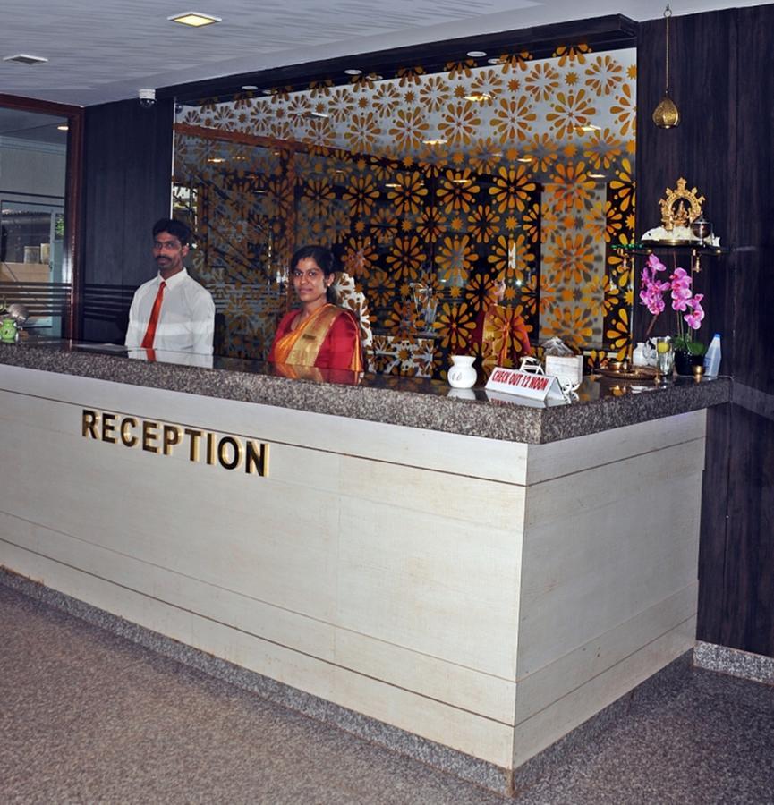 Hotel Mookambika Palace Kolluru Luaran gambar