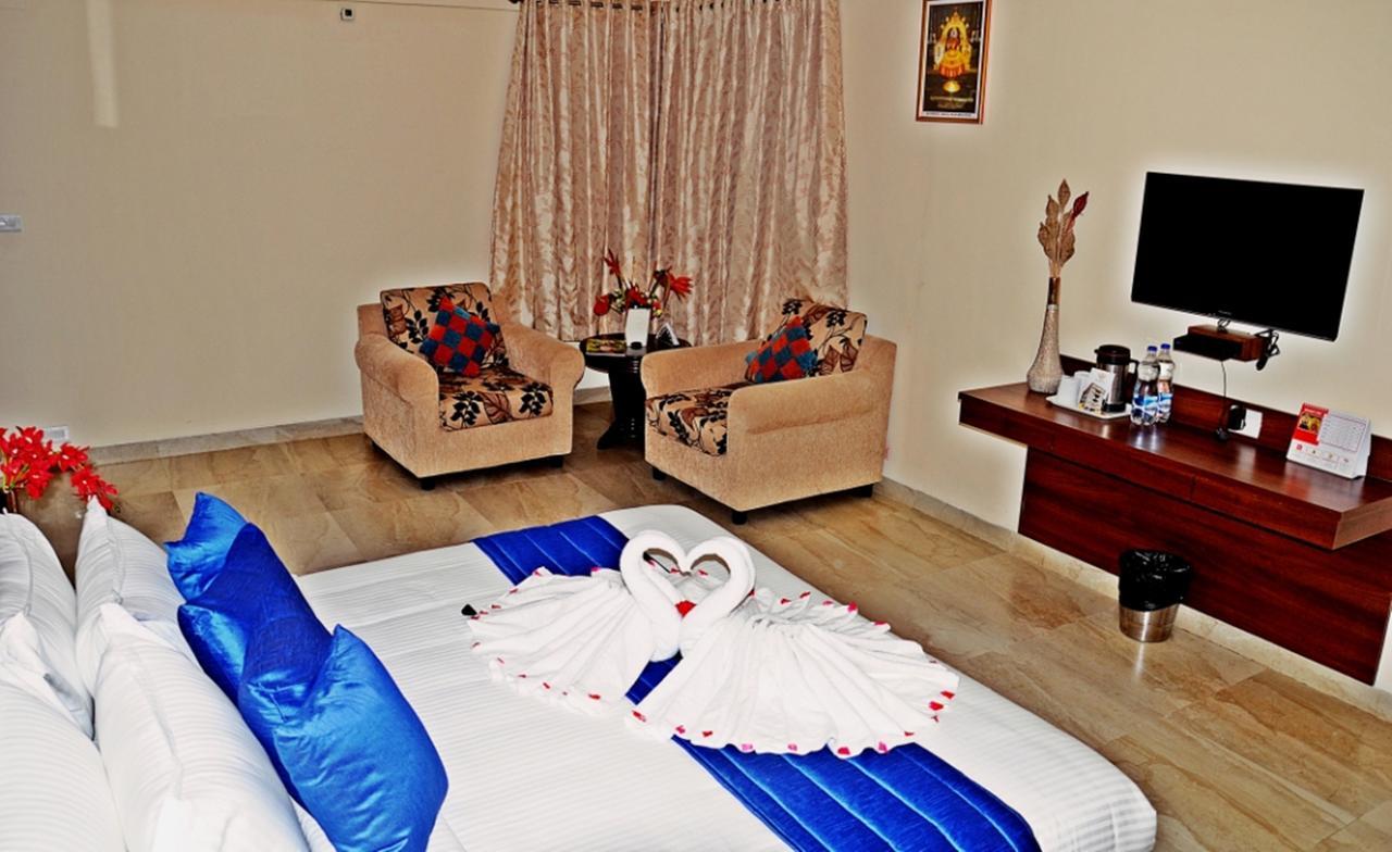 Hotel Mookambika Palace Kolluru Luaran gambar