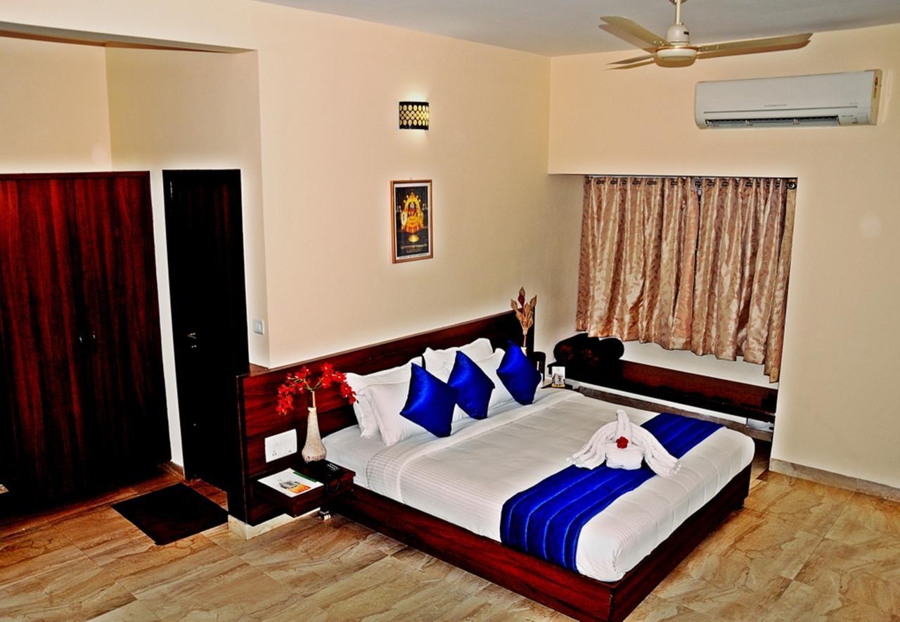 Hotel Mookambika Palace Kolluru Luaran gambar