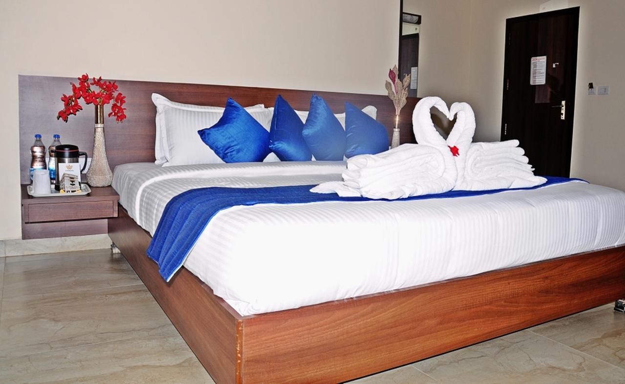 Hotel Mookambika Palace Kolluru Luaran gambar